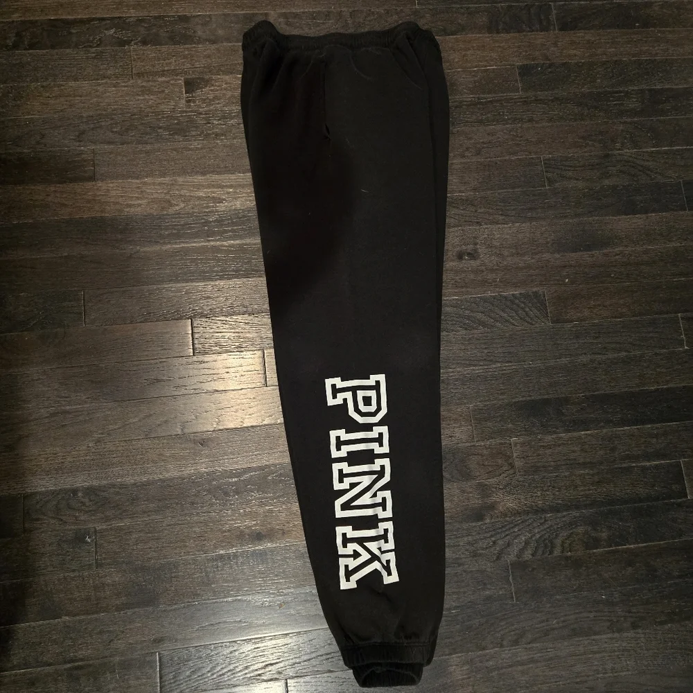 Victoria's Secret PINK Oversized Sweatpants - Black w/White Lettering -SZ XSmall - Picture 3 of 6